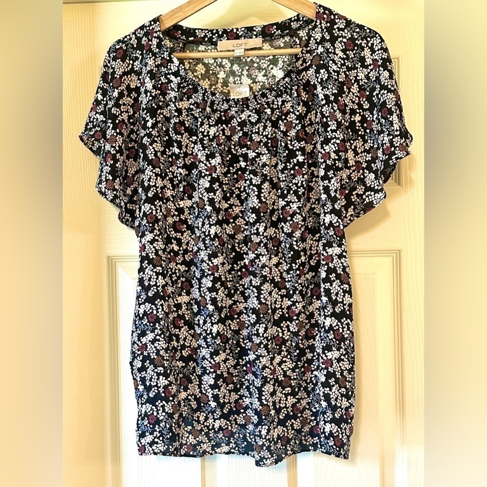 Loft flutter sleeve floral top - Picture 2 of 6
